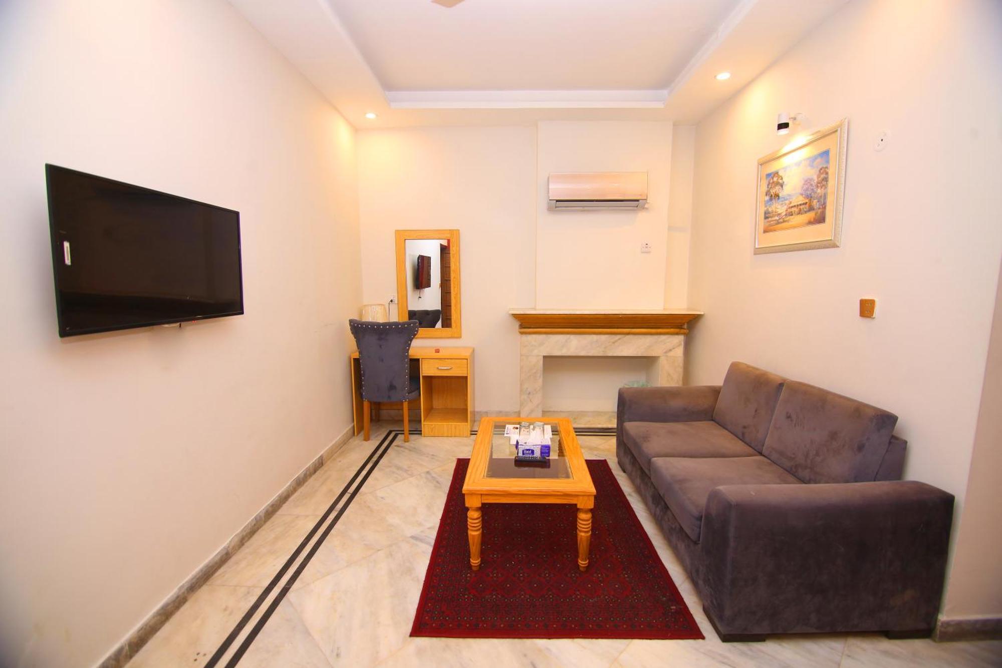 Premier Inn Mall Lahor Dış mekan fotoğraf